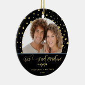 Onze eerste kerstfeestelijke foto Gold Confetti Keramisch Ornament (Rechts)