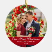 Onze eerste kerstfeestelijke foto Rood Keramisch Ornament (Voorkant)