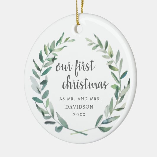 Onze eerste kerstfeestelijke Pas getrouwd Greenery Keramisch Ornament (Links)