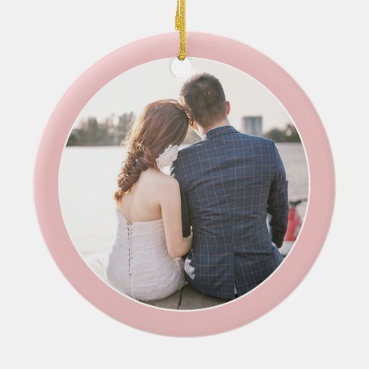 Onze eerste kerstfeestfoto in combinatie keramisch ornament (Achterkant)