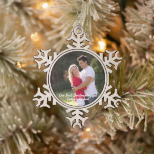 Onze eerste kerstfeestfoto tin sneeuwvlok ornament