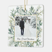 Onze eerste kerstfoto Elegant Winter Evergreen Keramisch Ornament (Links)