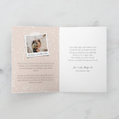 Onze eerste kerstfoto in het witte script feestdagen kaart (Binnen)