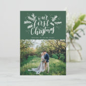 Onze eerste kerstfoto met handschrift Pas getrouwd Feestdagenkaart (Staand voorkant)