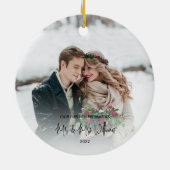 Onze eerste kerstfoto, Mr. en Mrs Wedding. Keramisch Ornament (Achterkant)