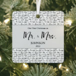 Onze eerste kerstfoto, Mr. en Mrs Wedding. Metalen Ornament<br><div class="desc">Vier de vreugdevolle gelegenheid van uw eerste Kerstmis als Mr en Mrs met de Onze Eerste Kerstmis Mr en Mrs Wedding Photo Metal Ornament. Dit elegante en gepersonaliseerde ornament is de perfecte manier om je bijzondere mijlpaal te herdenken en creëer een blijvende aandenken. Het ornament heeft een modern typografisch ontwerp...</div>