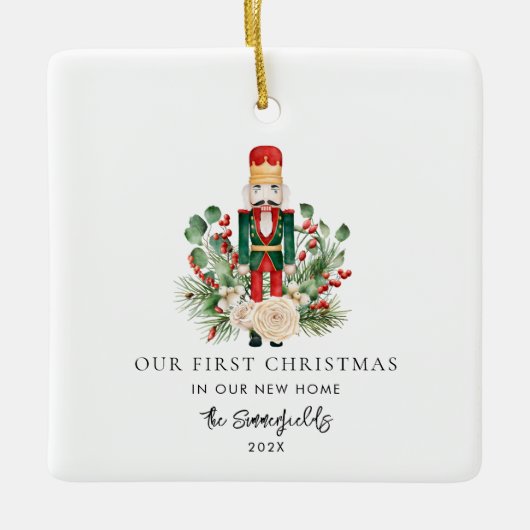 Onze eerste kerstfoto Nieuwe Home Notenkraker Keramisch Ornament (Voorkant)