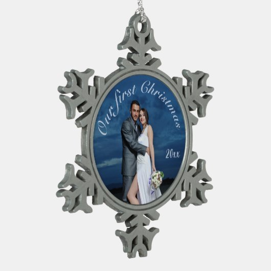 Onze eerste kerstfoto op maat tin sneeuwvlok ornament (Links)