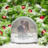 Onze eerste kerstfoto's bruiloft bedankt sneeuwbol (Kerstmis)