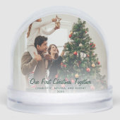 Onze eerste kerstfoto's samen op maat sneeuwbol (Voorkant)