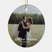 Onze eerste kerstgehuwde Script Couple Foto Keramisch Ornament (Links)