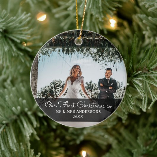 Onze eerste kerstgehuwde Script Couple Foto Keramisch Ornament (Boom)