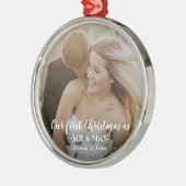 Onze eerste kerstgehuwde Script Couple Foto Metalen Ornament (Links)