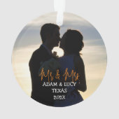 Onze eerste kerstman Mr. en Mrs. Newlywed Candle Ornament (achterkant)