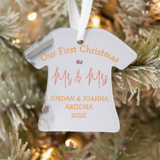 Onze eerste kerstman Mr. en Mrs. newlywed White Ornament (Boom)