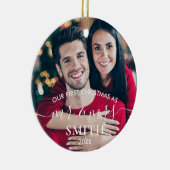 Onze eerste kerstman, Mr. en Mrs Wedding Ceramic O Keramisch Ornament (Rechts)