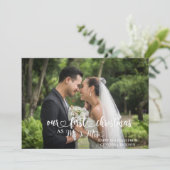 Onze eerste kerstman, Mr & Mrs Hand Lettered Foto Feestdagenkaart (Staand voorkant)