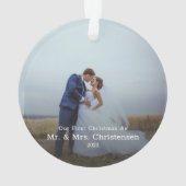 Onze eerste kerstman Mr. & Mrs. Married Photo Cera Ornament (achterkant)