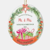Onze eerste kerstman Mr. & Mrs. |  Wreath Keramisch Ornament (Links)