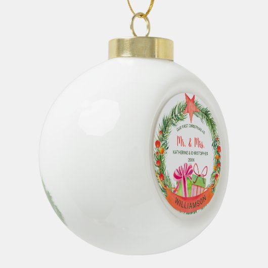 Onze eerste kerstman Mr. & Mrs  Wreath Keramische Bal Ornament (Links)