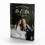 Onze eerste kerstman, Mrs. en Mrs. Foto Blo.<br><div class="desc">Voor het net getrouwde stel - een "eerste kerstfeest" fotoblok met een script "Mr. & Mrs." en een plek om u aan te passen met uw foto,  namen en jaar. Perfect nieuwgebed of huwelijksgeschenk!</div>