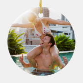 Onze eerste kerstman, Mrs. Foto gehuwd met een paa Keramisch Ornament (Achterkant)