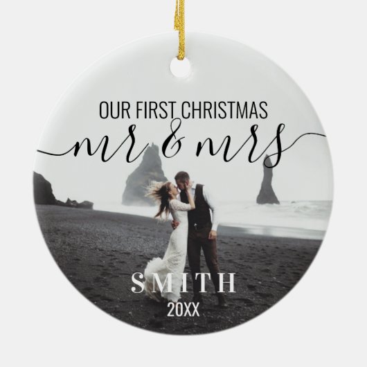 Onze eerste kerstman, Mrs. Foto Keramisch Ornament (Achterkant)