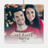 Onze eerste kerstman Pas getrouwd Mr. en Mrs Weddi Keramisch Ornament (Achterkant)