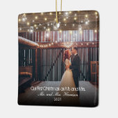 Onze eerste Kerstmis 2 Foto Passen getrouwd Lichte Keramisch Ornament (Links)