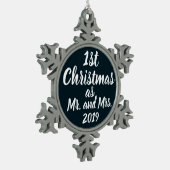 Onze eerste Kerstmis als de heer en mevrouw Orname Tin Sneeuwvlok Ornament (Links)