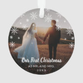 Onze eerste Kerstmis als de heer en mevrouw Snowfl Ornament (achterkant)