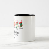 Onze Eerste Kerstmis als familie van 6 aangepaste  Tweekleurige Koffiemok (Center)