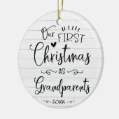 Onze Eerste Kerstmis Als Grootouders Schattig Rust Keramisch Ornament (Links)