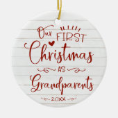 Onze Eerste Kerstmis Als Grootouders Schattig Rust Keramisch Ornament (Voorkant)