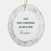 Onze eerste Kerstmis als meneer en mevrouw Marble  Keramisch Ornament (Links)