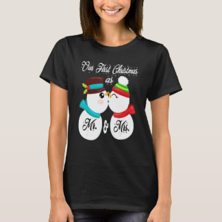 Onze Eerste Kerstmis als Mijnheer en Mevrouw 2022  T-shirt