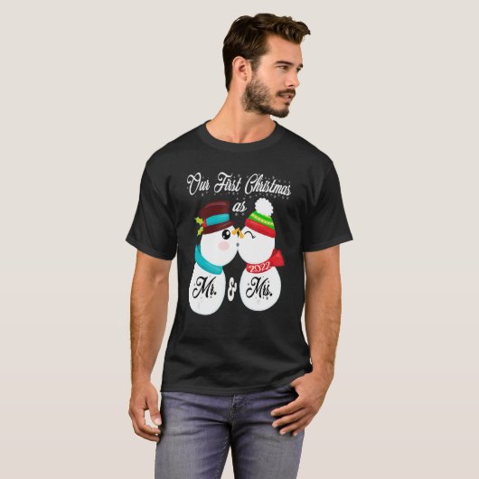 Onze eerste Kerstmis als Mr en Mrs Matching PJ Sno T-shirt (Voorkant volledig)