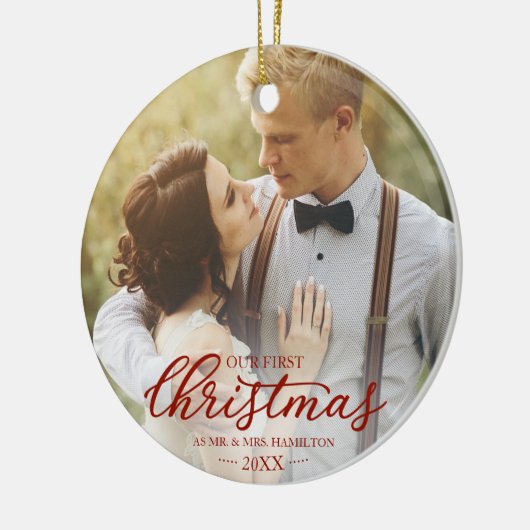 Onze eerste Kerstmis als Mr en Mrs Red Script Keramisch Ornament (Links)