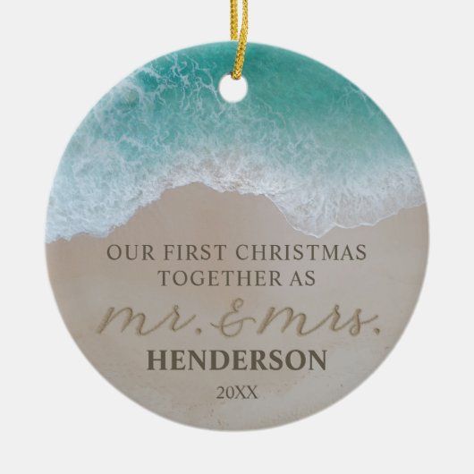 Onze eerste Kerstmis als Mr & Mrs Beach Keramisch Ornament (Voorkant)