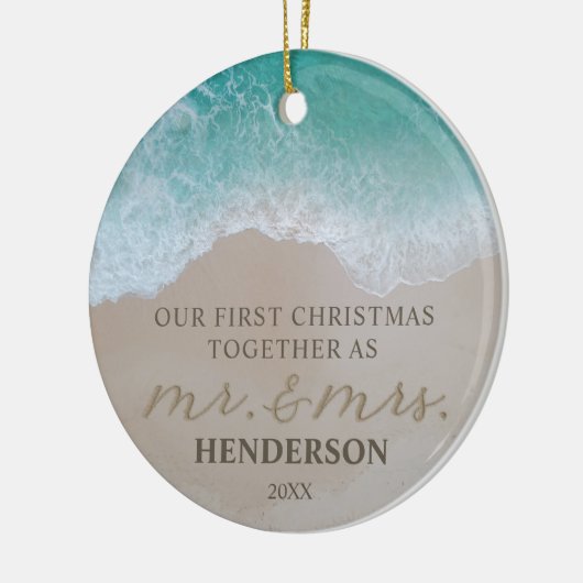 Onze eerste Kerstmis als Mr & Mrs Beach Keramisch Ornament (Links)