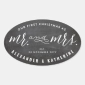 Onze eerste Kerstmis als Mr & Mrs Chalkboard Weddi Ovale Sticker (Voorkant)