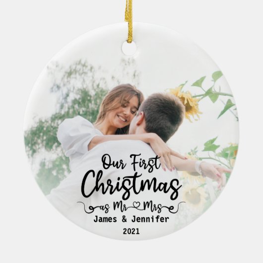 Onze eerste Kerstmis als Mr & Mrs Custom 2 Foto Keramisch Ornament (Achterkant)