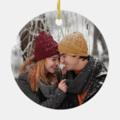 Onze eerste Kerstmis als Mr & Mrs Photo Wreath Keramisch Ornament (Achterkant)