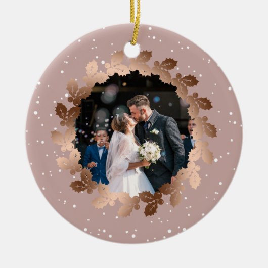 Onze eerste Kerstmis als Mr. & Mrs trouwfoto Keramisch Ornament (Voorkant)