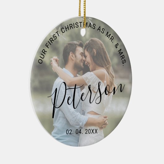 Onze eerste Kerstmis als Mr. & Mrs trouwfoto Keramisch Ornament (Rechts)