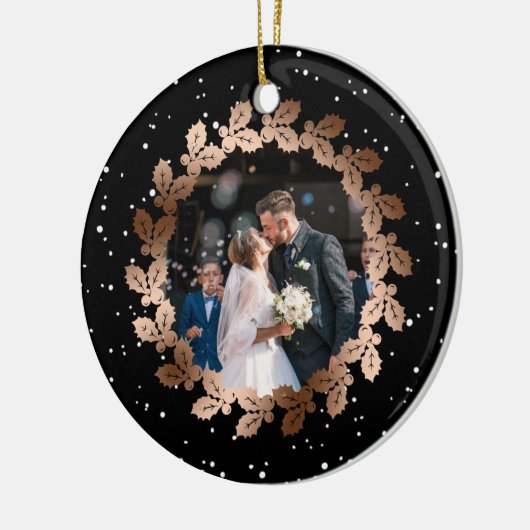Onze eerste Kerstmis als Mr. & Mrs trouwfoto Keramisch Ornament (Links)