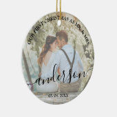 Onze eerste Kerstmis als Mr. & Mrs trouwfoto Keramisch Ornament (Rechts)