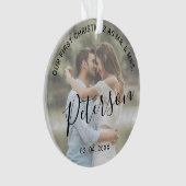 Onze eerste Kerstmis als Mr. & Mrs trouwfoto Ornament (voorkant)