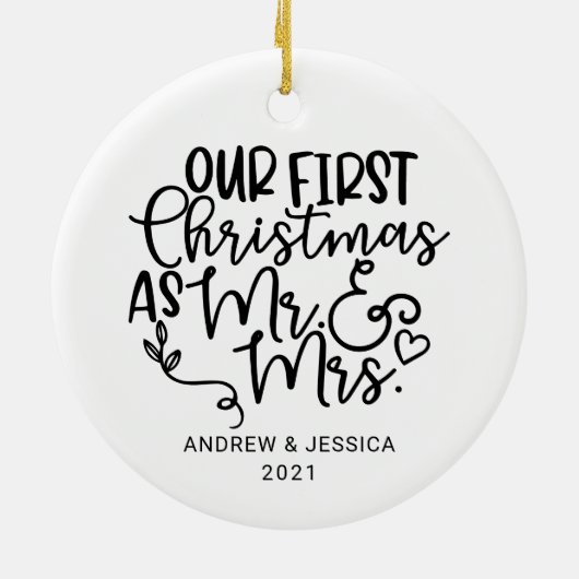 Onze eerste Kerstmis als Mr. & Mrs. | Weddenschap Keramisch Ornament (Achterkant)