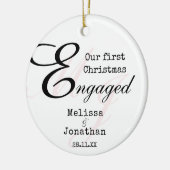 Onze eerste Kerstmis Betrokken Elegante Minimalist Keramisch Ornament (Links)